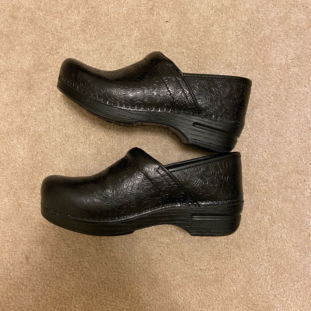 Dansko Slid Resistant Clogs